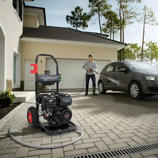Hidrolavadora a Gas PowerSmart, 3200 PSI 2.5 GPM Bomba de leva axial, Tanque de jabón a bordo de 208 cc, 5 boquillas QC Manguera de 25 pies, Pistola pulverizadora y varilla para limpiar autos/casas