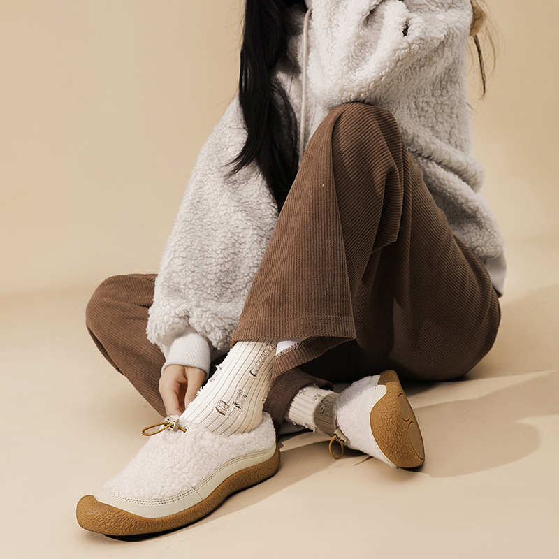 🔥🔥New product launched🔥🔥-Women's new style lamb hoof/bear paw design, flat, warm, outdoor fur-lined Birkenstock-style cotton shoes.