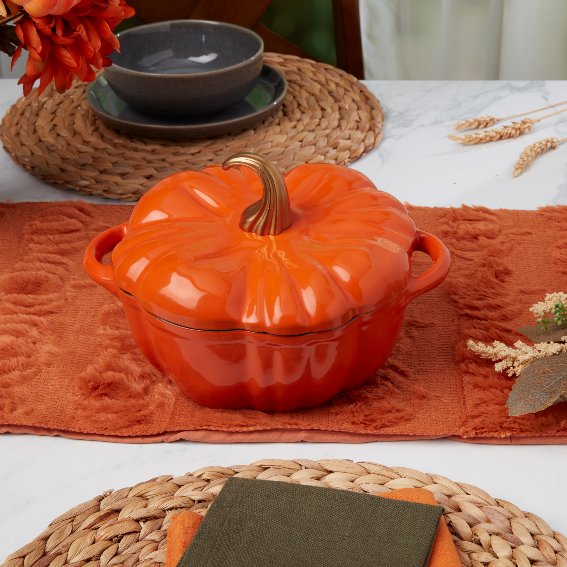 2-Quart / 4-Quart Enameled Cast Iron Pumpkin Dutch Ovens, Orange