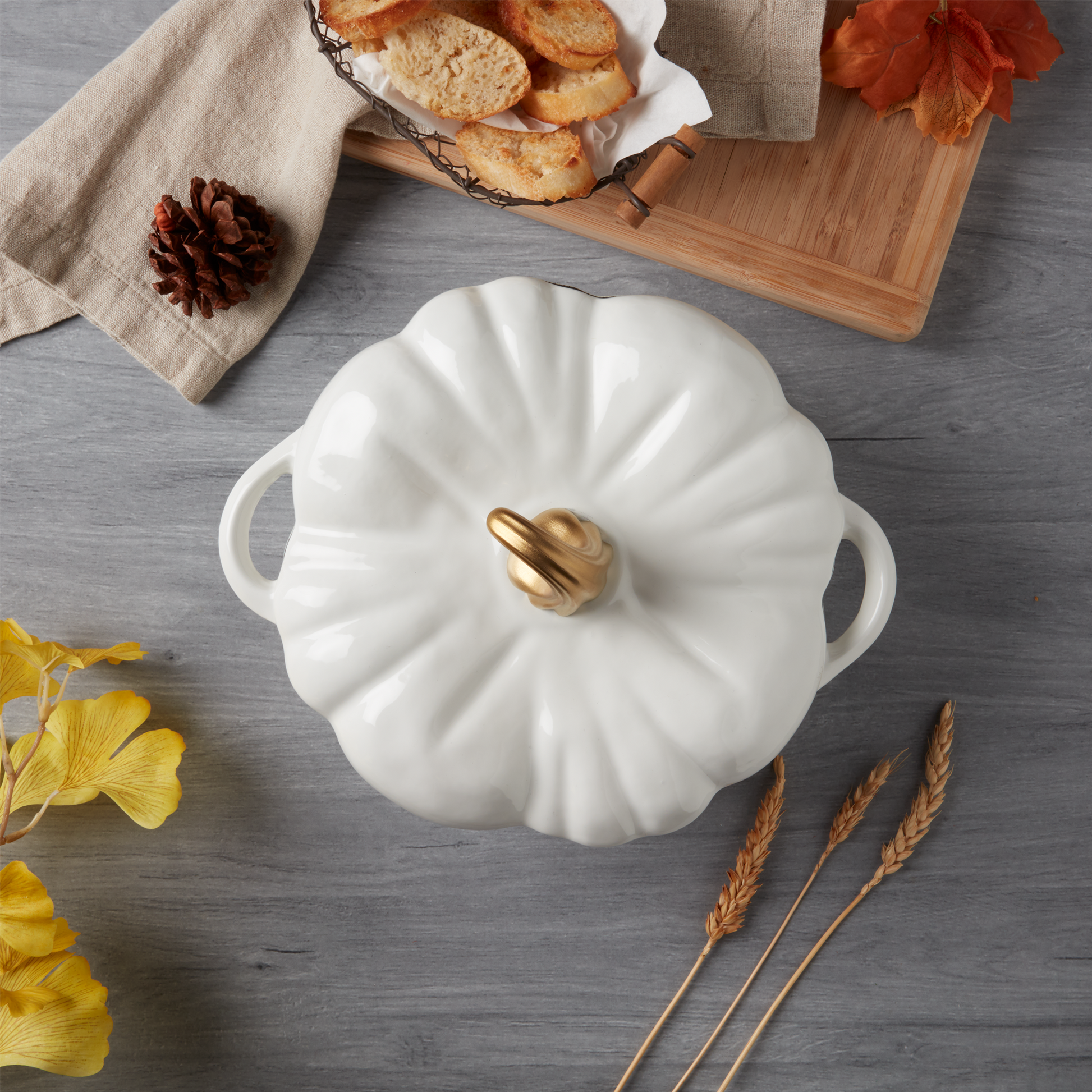 2-Quart / 4-Quart Enameled Cast Iron Pumpkin Dutch Ovens, White