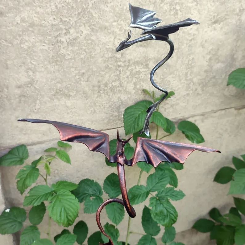 Iron flying dragon, Dragon hanging
