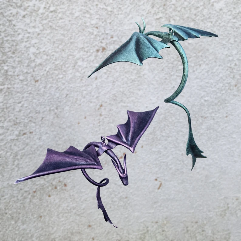 Iron flying dragon, Dragon hanging