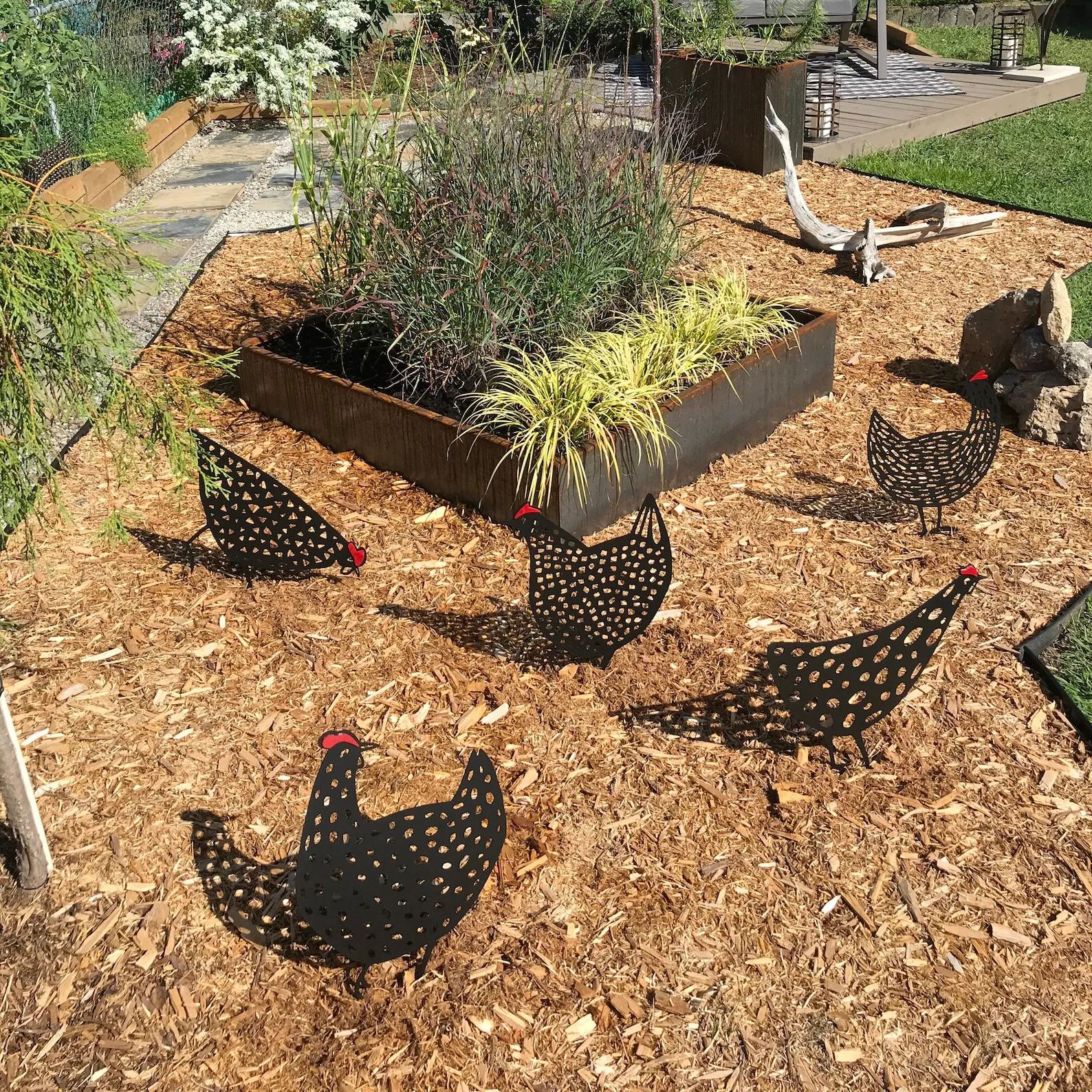 Chicken Yard Metal Art Decoration