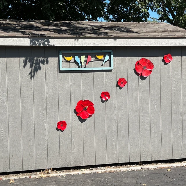 Wall Mounted Poppies 3-Piece Red Metallic Flowers Perfect wall decoration