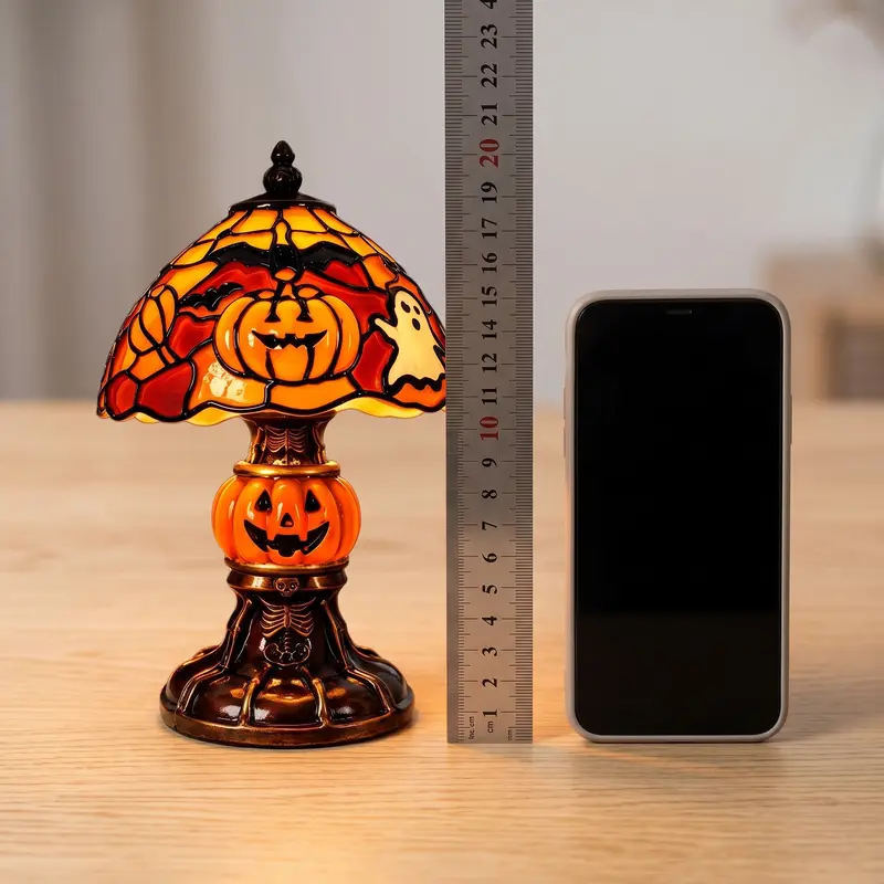 🎃 Vintage-style pumpkin and bat pattern Halloween table lamp🎃