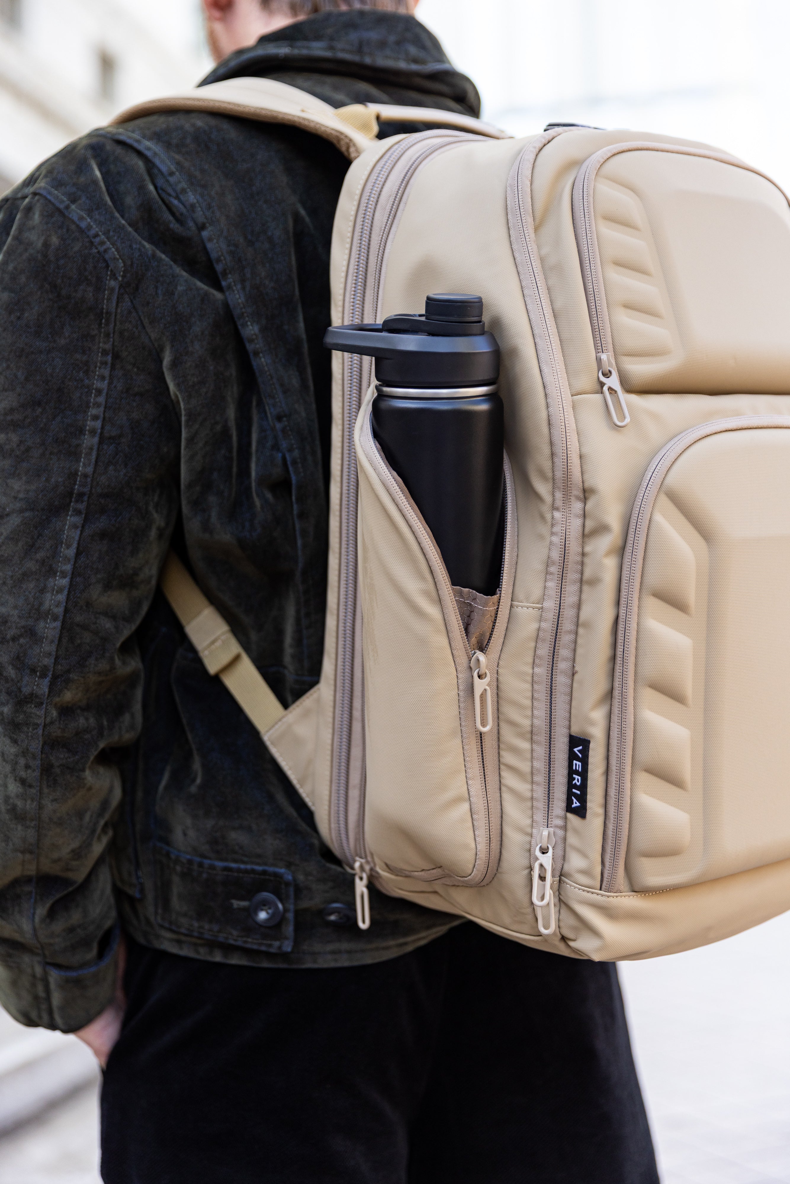 Mochila de Viaje Expandible de 35L con Compartimento para Laptop de 17", Impermeable de TPU, Puerto USB, Cerradura TSA, Apertura Tipo Maleta, Equipaje de Mano para Negocios, Trabajo y Viajes