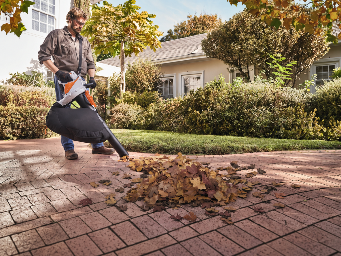 Cordless Leaf Vacuum, Blower & Mulcher – Complete Kit