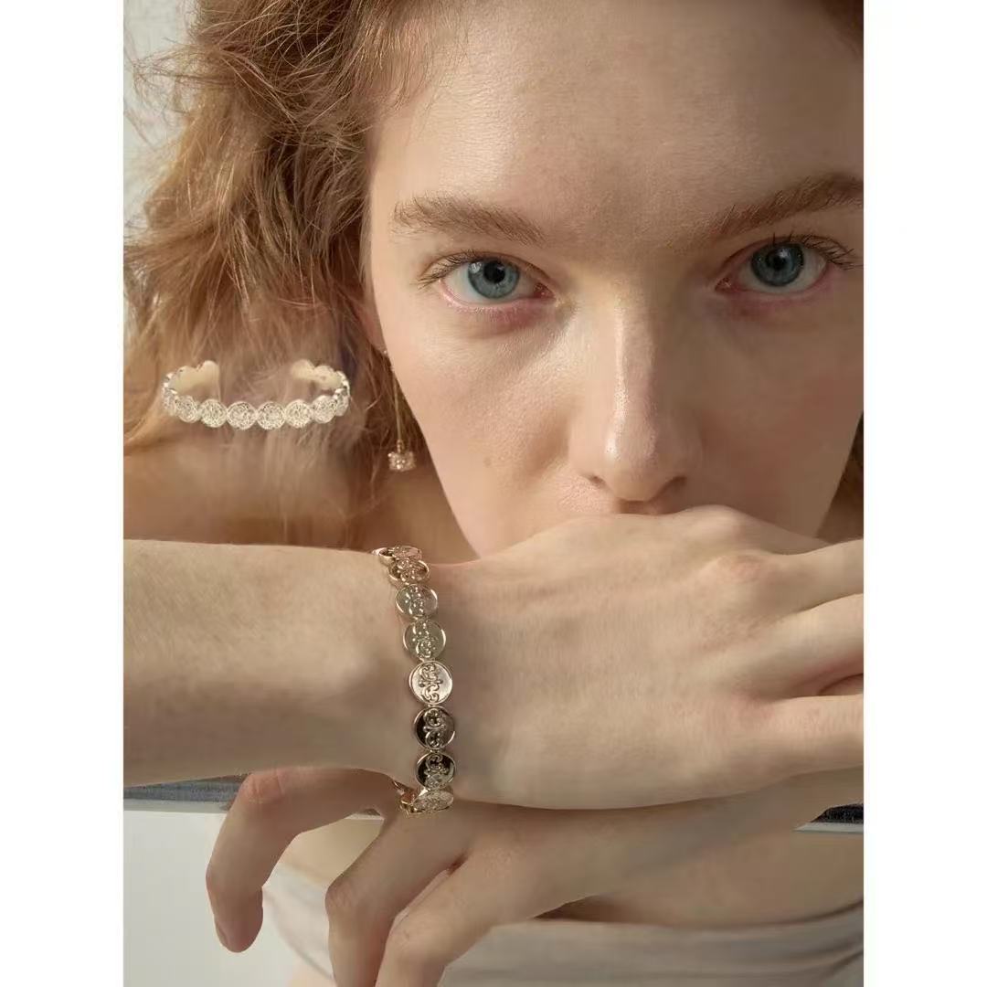 Light Luxury Bangle