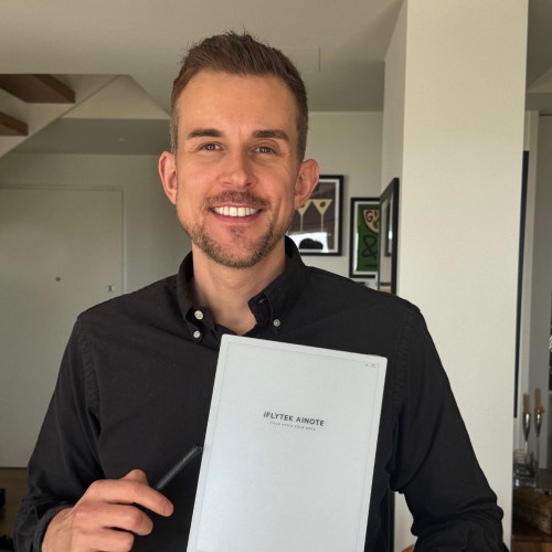 Man holding iFLYTEK AINOTE Air 2
