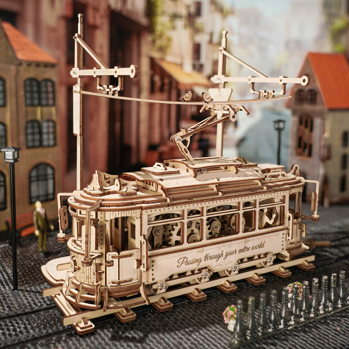 ROKR Classic City Tram LK801 als Straßenbahnmodell in einer Straßenszene