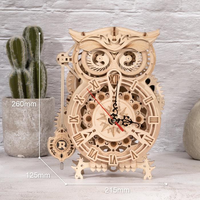 Uilenklok LK503 – afmetingen van het gebouwde model: 20,6 × 12,8 × 26,5 cm