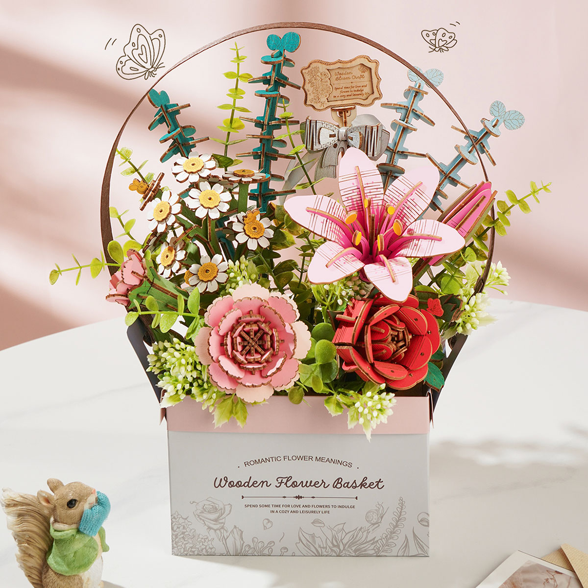 Cesta de flores de madera terminada con lirios y rosas — TW03H
