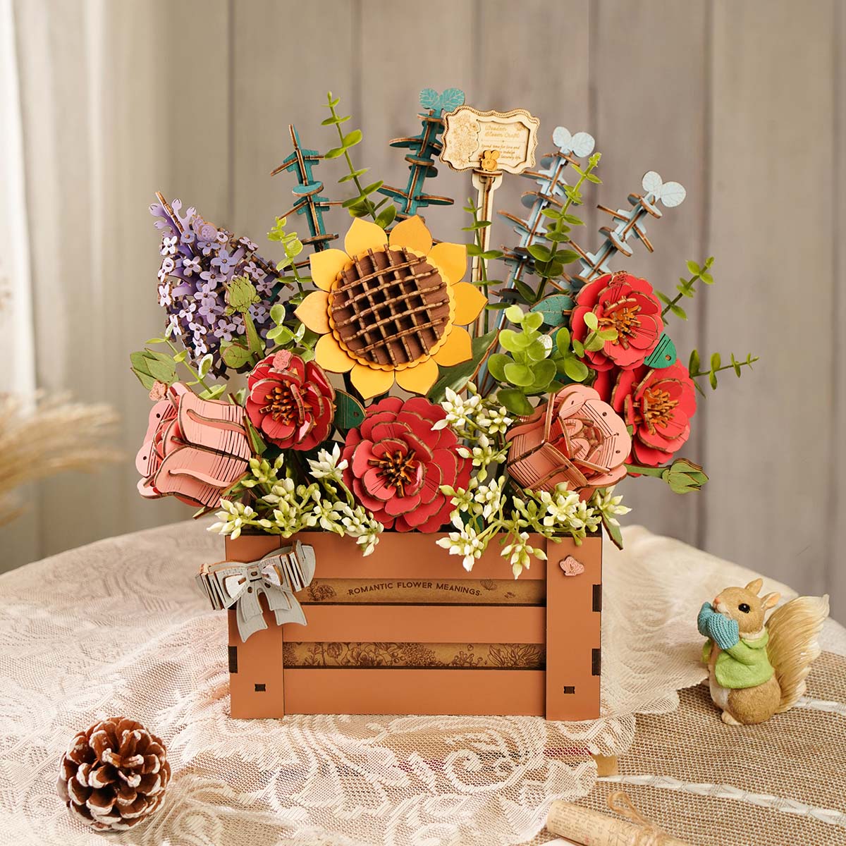 Caja de flores de madera con girasol y rosas — TW02H