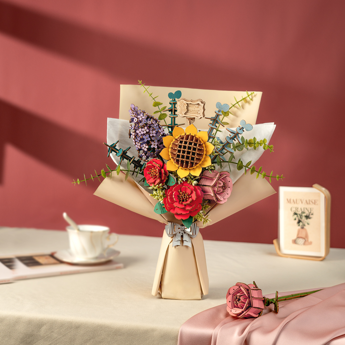 Puzzle en bois 3D Rowood - Bouquet de fleurs en bois TW01H scène d'affichage du bouquet