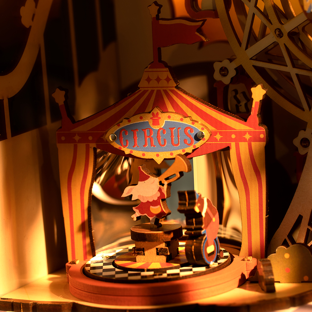 Rolife DIY Music Box Puzzle - Sunset Carnival AMT01 détail de la tente de cirque en gros plan