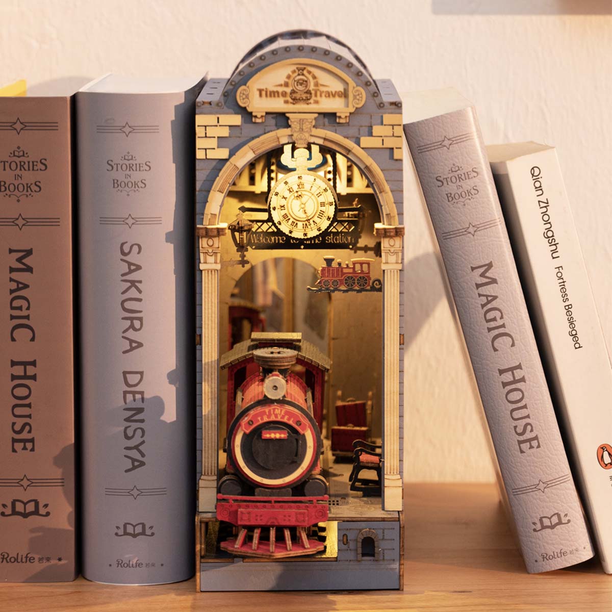 Rolife DIY Book Nook Time Travel TGB04 scène d'affichage d'étagère chaude