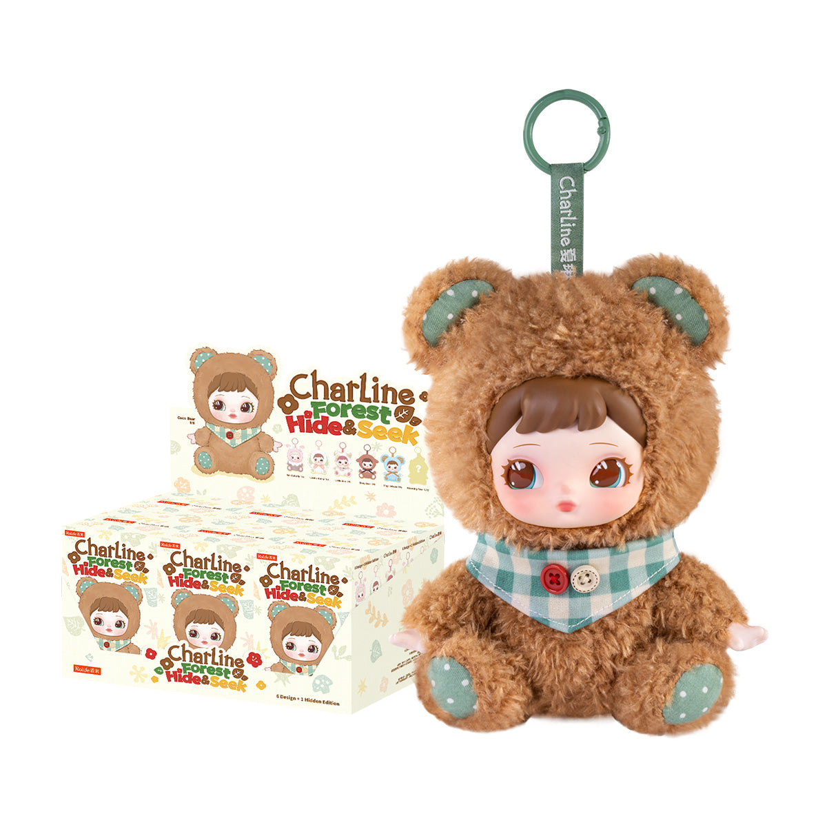 Charline Forest Hide and Seek présente un pendentif en peluche avec vitrine sur fond blanc