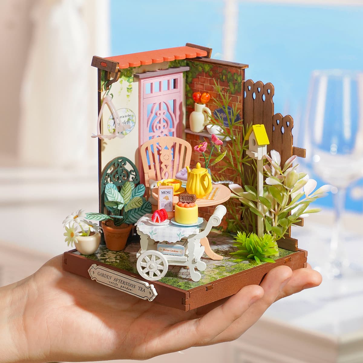 Rolife DIY Miniature House - Fancy Tea Yard DS038 scène d'affichage de produits portables