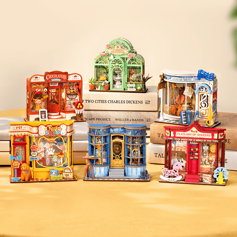 Présentoir de la collection de la série Rolife Mini Stores avec cinq modèles de magasins miniatures