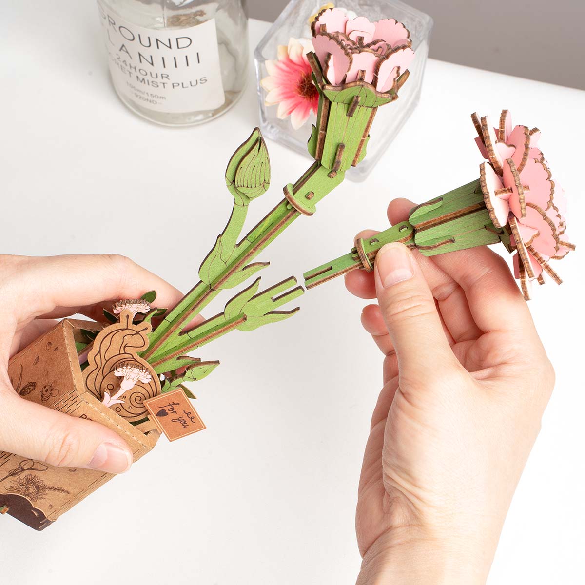 Rowood DIY Fleur en bois Oeillet rose TW051 vue détaillée
