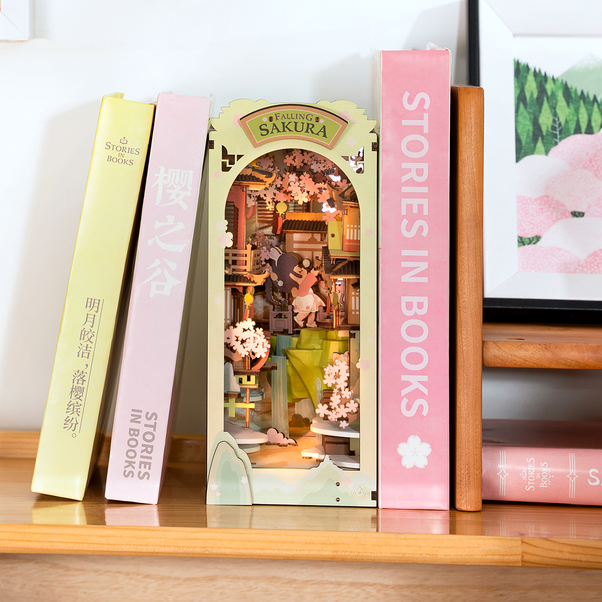 Rolife DIY Book Nook Kit – Falling Sakura TGB05 warme Regal-Display-Szene