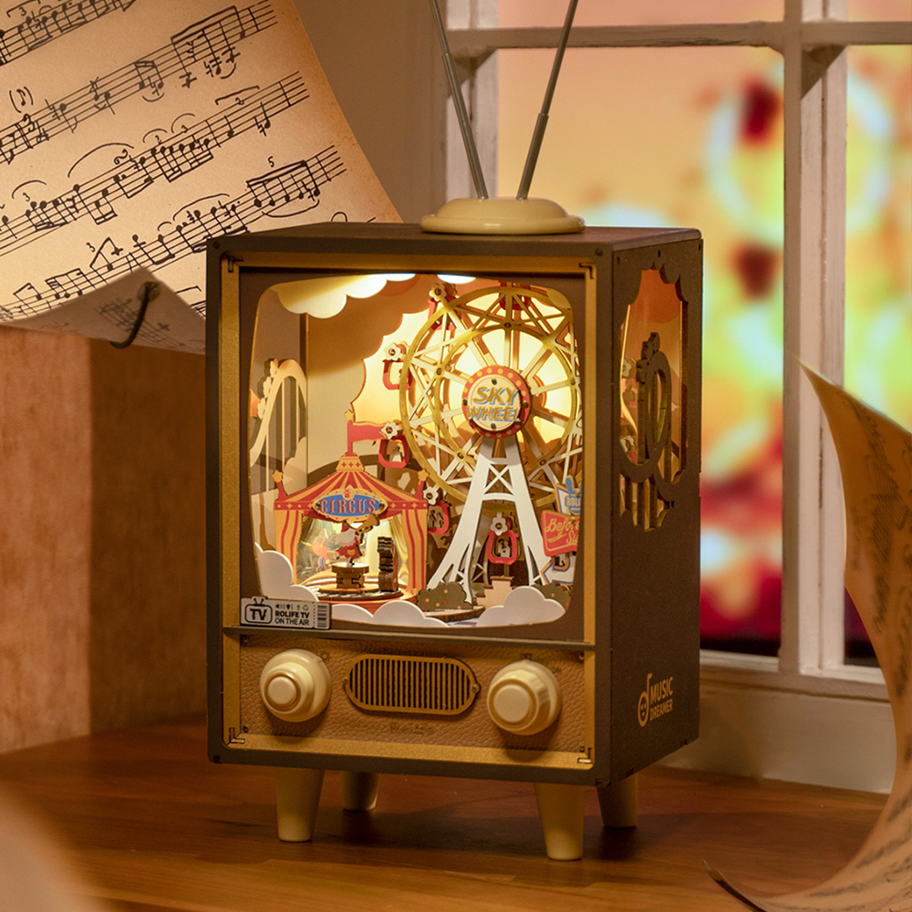 Rolife DIY Spieluhr-Puzzle – Sonnenuntergang-Karneval AMT01, leuchtende Karnevals-Spieluhr-Ausstellungsszene