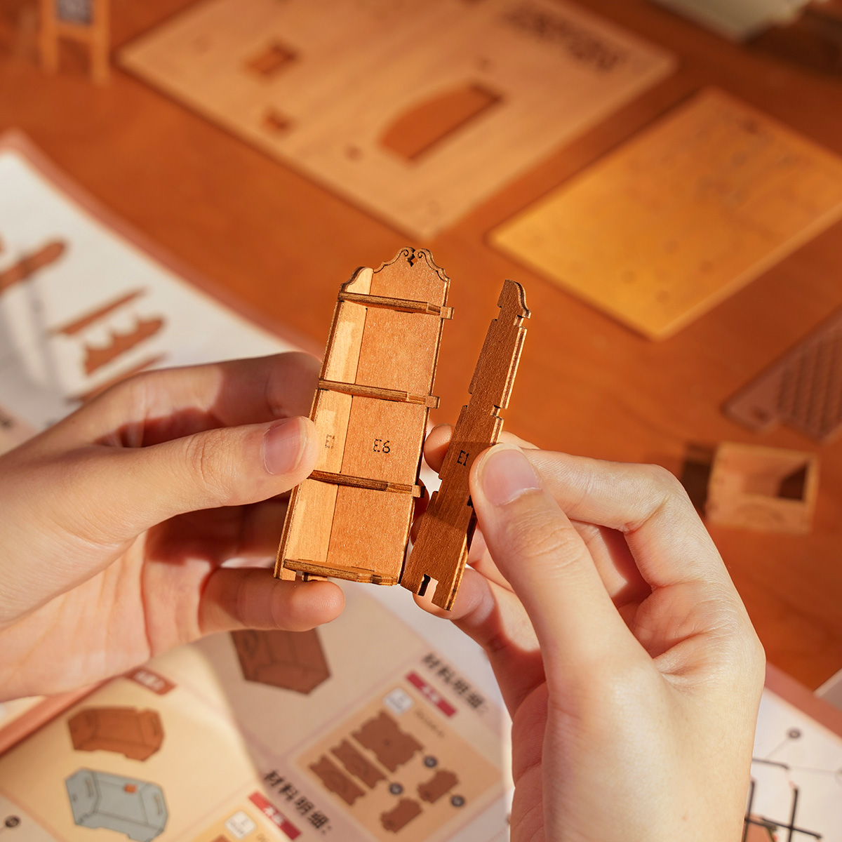 Rolife DIY-Miniaturhaus-Bausatz – Corner Bookstore DG164 Galerie Bild 4