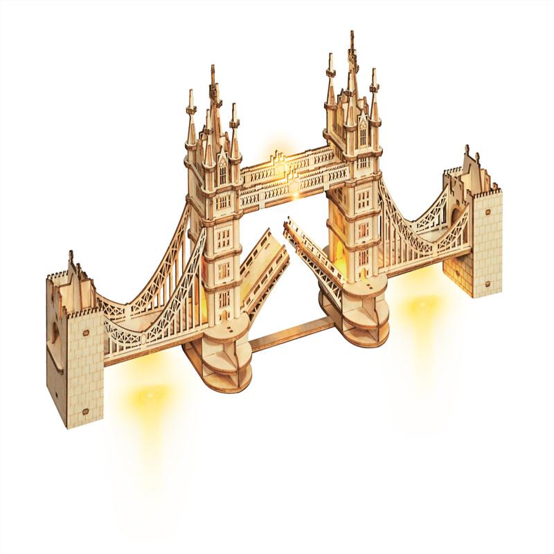 Rolife Tower Bridge TG412 3D-Holzpuzzle auf weißem Hintergrund