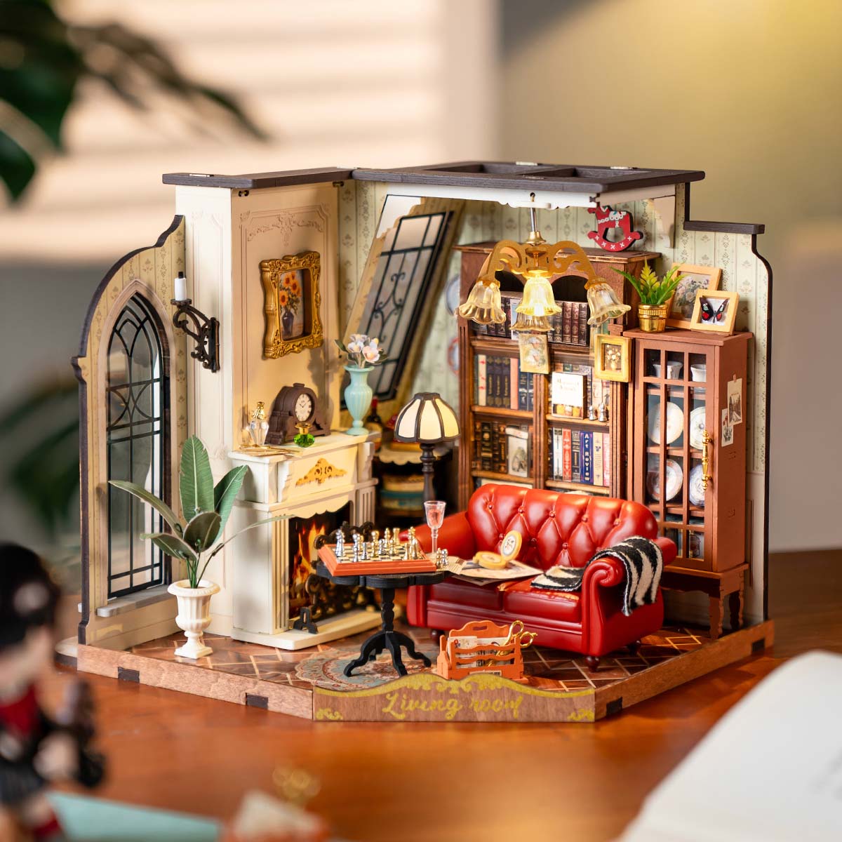 Catherine's Living Room DG175 Tischdisplay-Szene mit warmer Beleuchtung