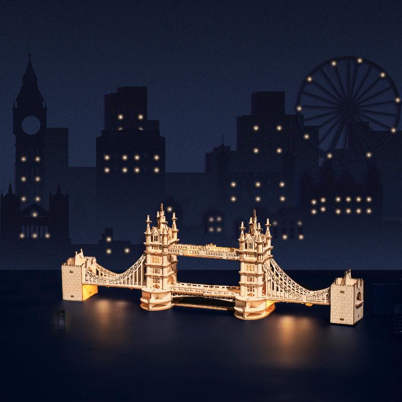 Rolife Tower Bridge TG412 beleuchtetes Holzpuzzle in einer Londoner Nachtszene