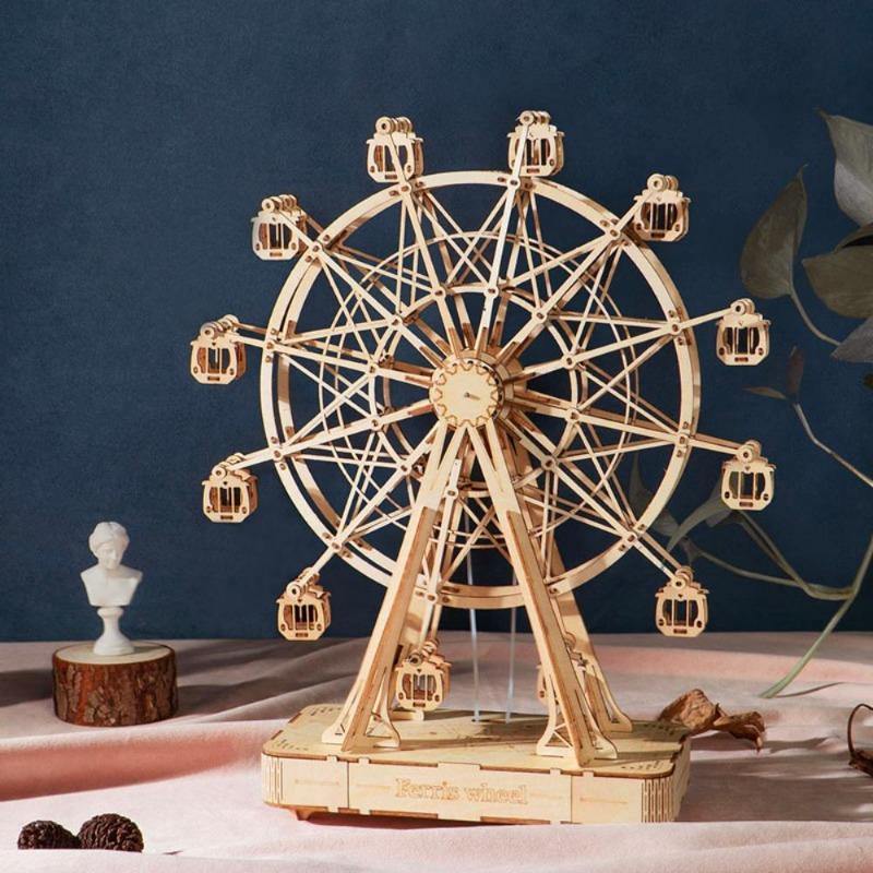 Rolife Moderne Spieluhr – Gaint 3D-Holzpuzzle – Riesenrad TGN01 Tischdisplay-Szene auf einem blauen Sockel