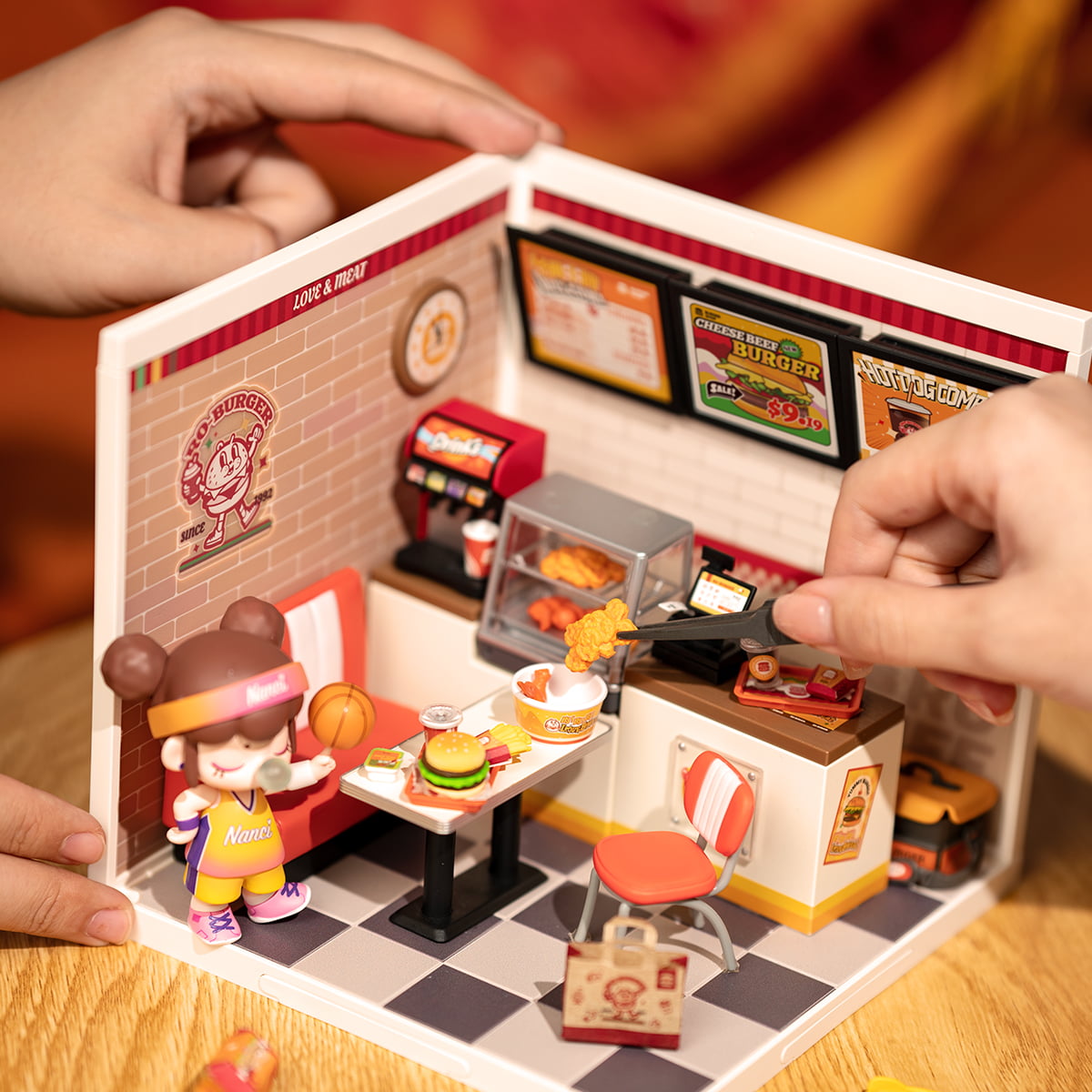 Rolife Yum Yum Burgers Super Creator Miniaturhaus DW010 Galeriebild 3