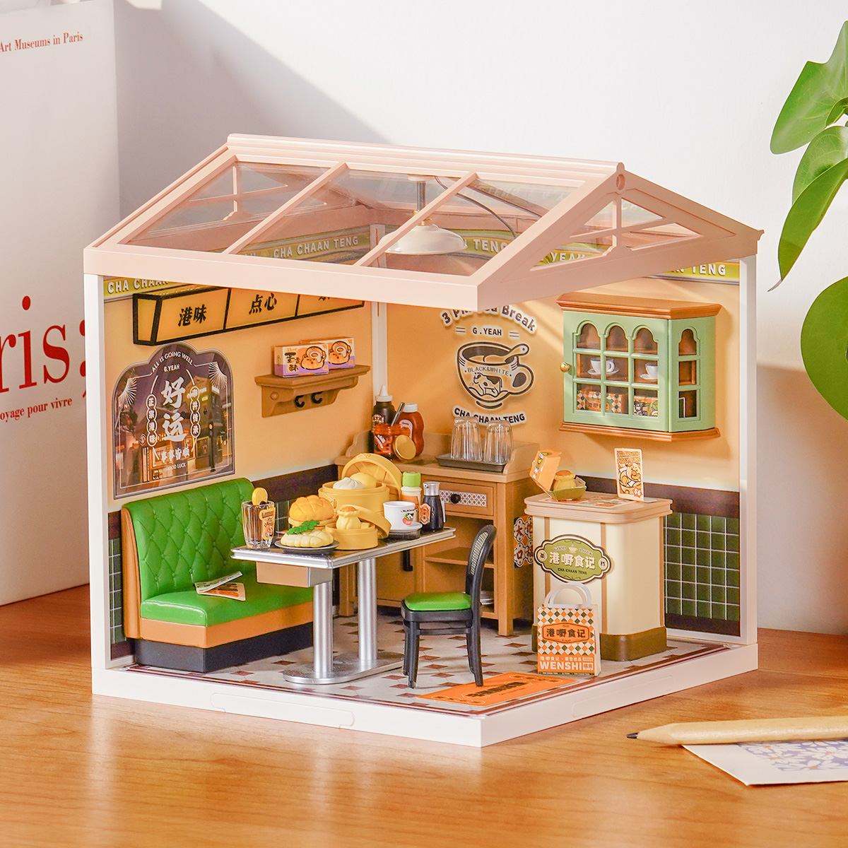 Rolife Hong Kong Bites Cafe DW021 Miniaturzimmer in einer Tisch-Wohnszene