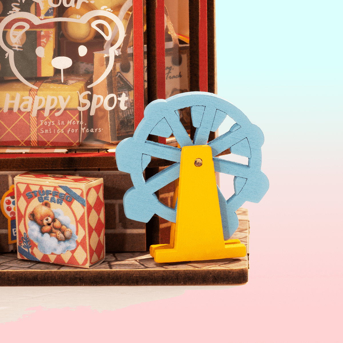 Whimsy Toy Shop DS044 Nahaufnahme eines Mini-Riesenrads und Details des Spielzeugschaufensters