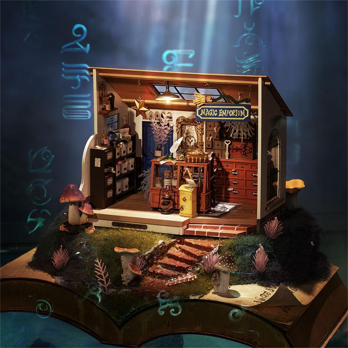 Kikis magisches Emporium-Miniaturhaus leuchtet in einer mystischen Nachtwaldszene