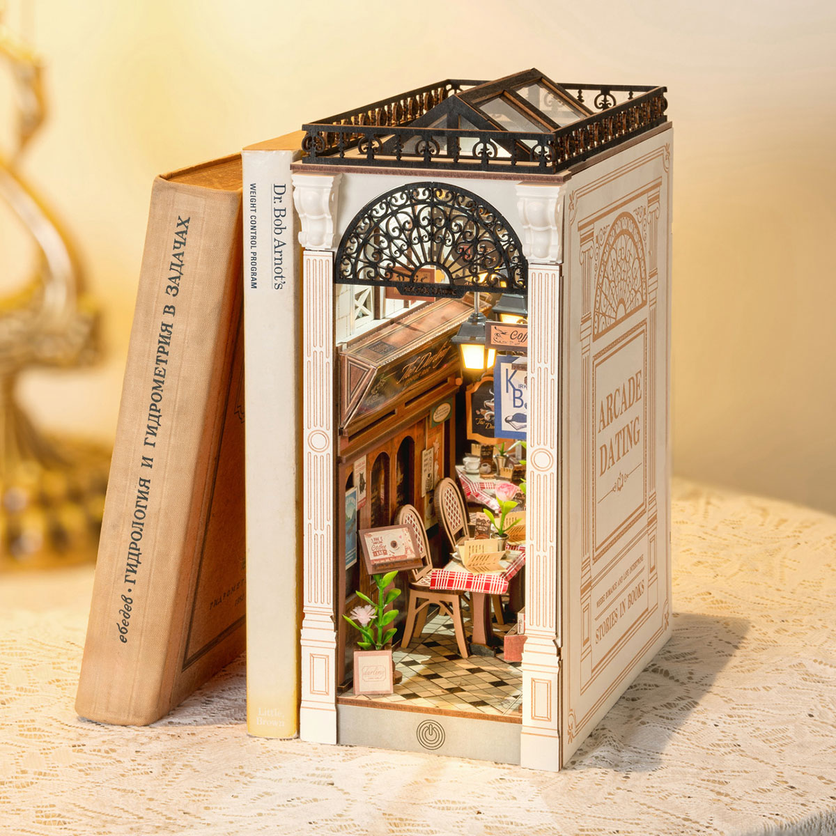Rolife DIY Book Nook Kit - Arcade Dating TGB10 productheld afbeelding