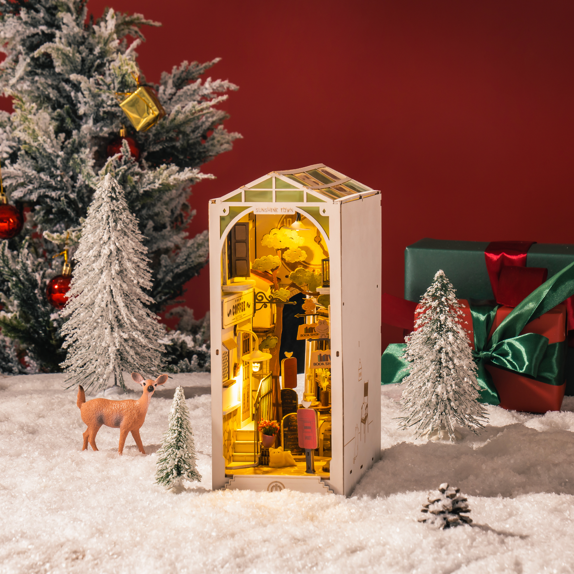 Rolife DIY Book Nook Kit Sunshine Town TGB02 wintervakantie boekenplank display scène