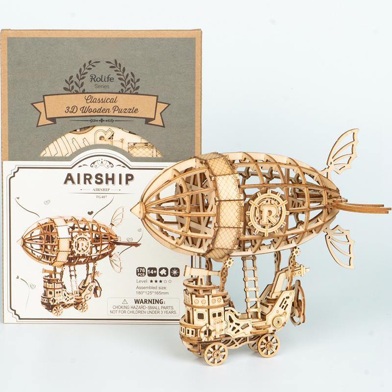 Rolife Airship-pakketafbeelding met de doos en het voltooide luchtschipmodel