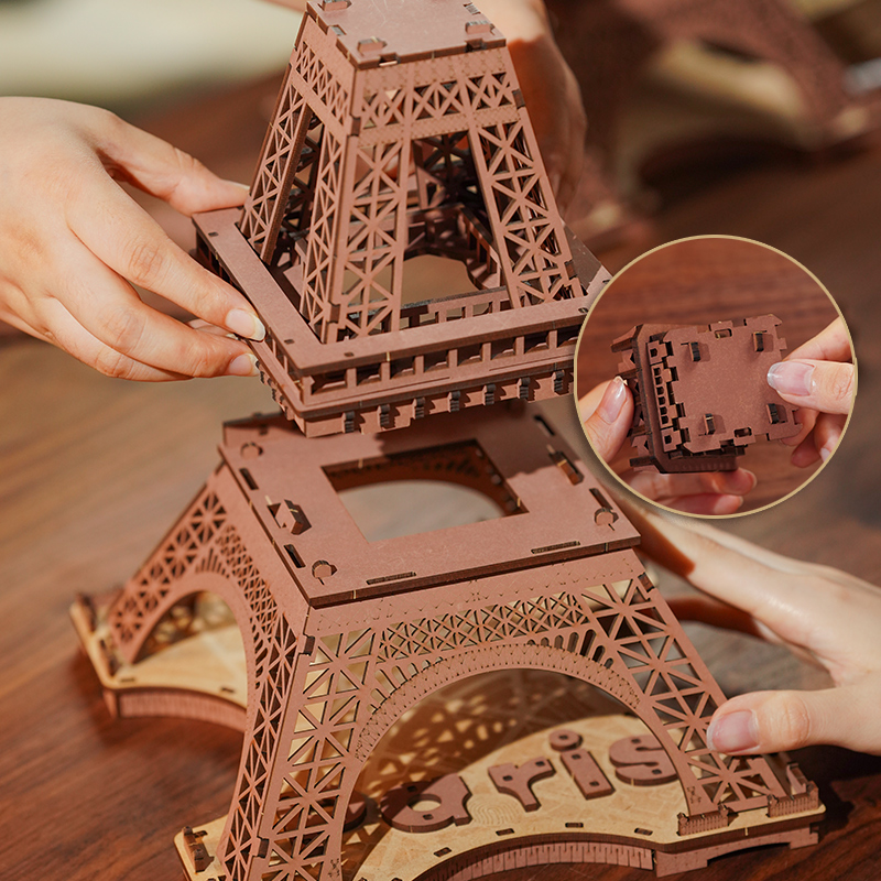 Rolife houten 3D-puzzel - Nacht van de Eiffeltoren TGL01 montageproces close-up