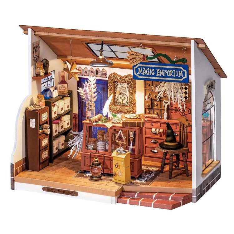 Rolife Kiki's Magic Emporium DG155 DIY-miniatuurhuisje op witte achtergrond