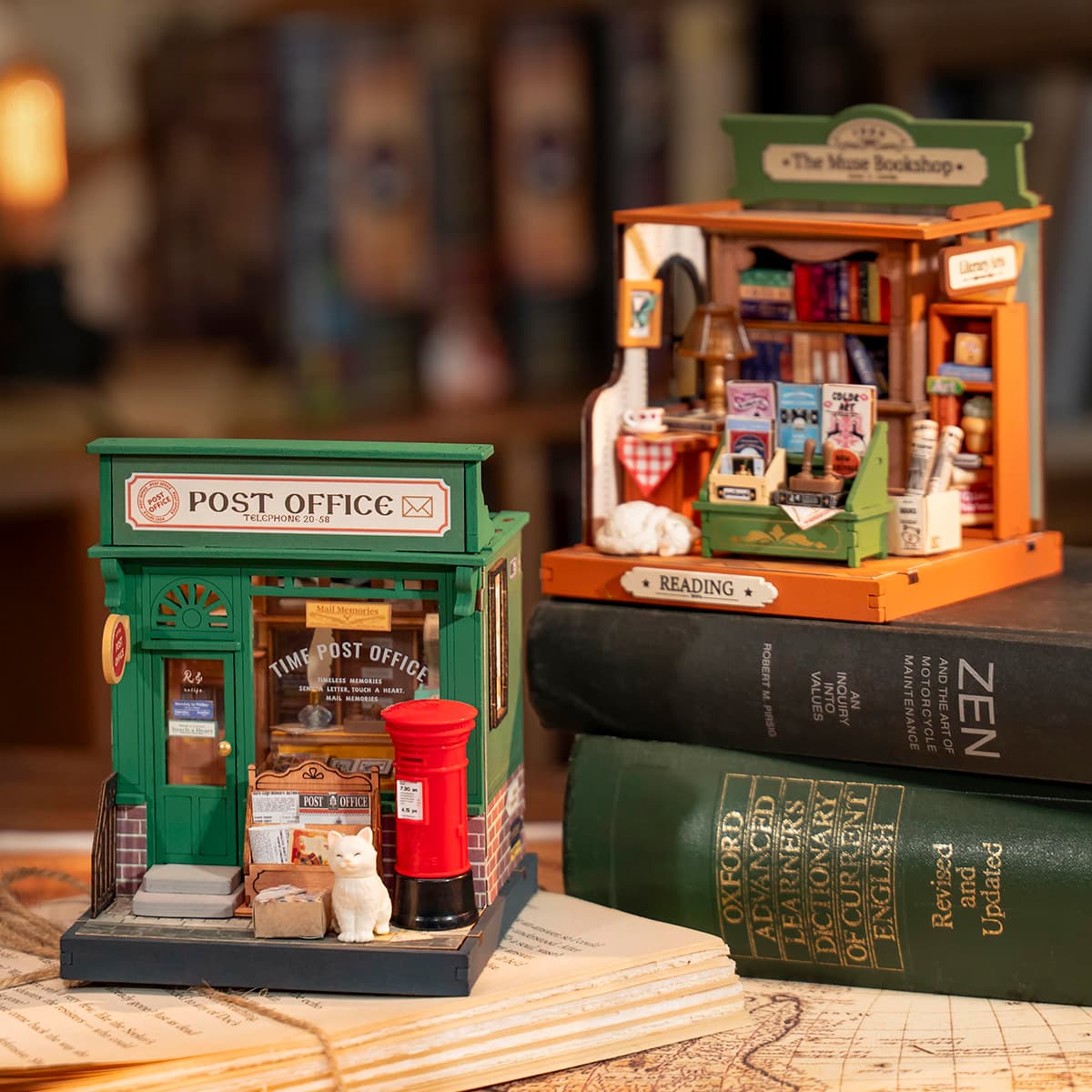 Rolife DIY Miniatuurhuis - Century Post Office DS037 tafelscène met nog een miniatuurhuis