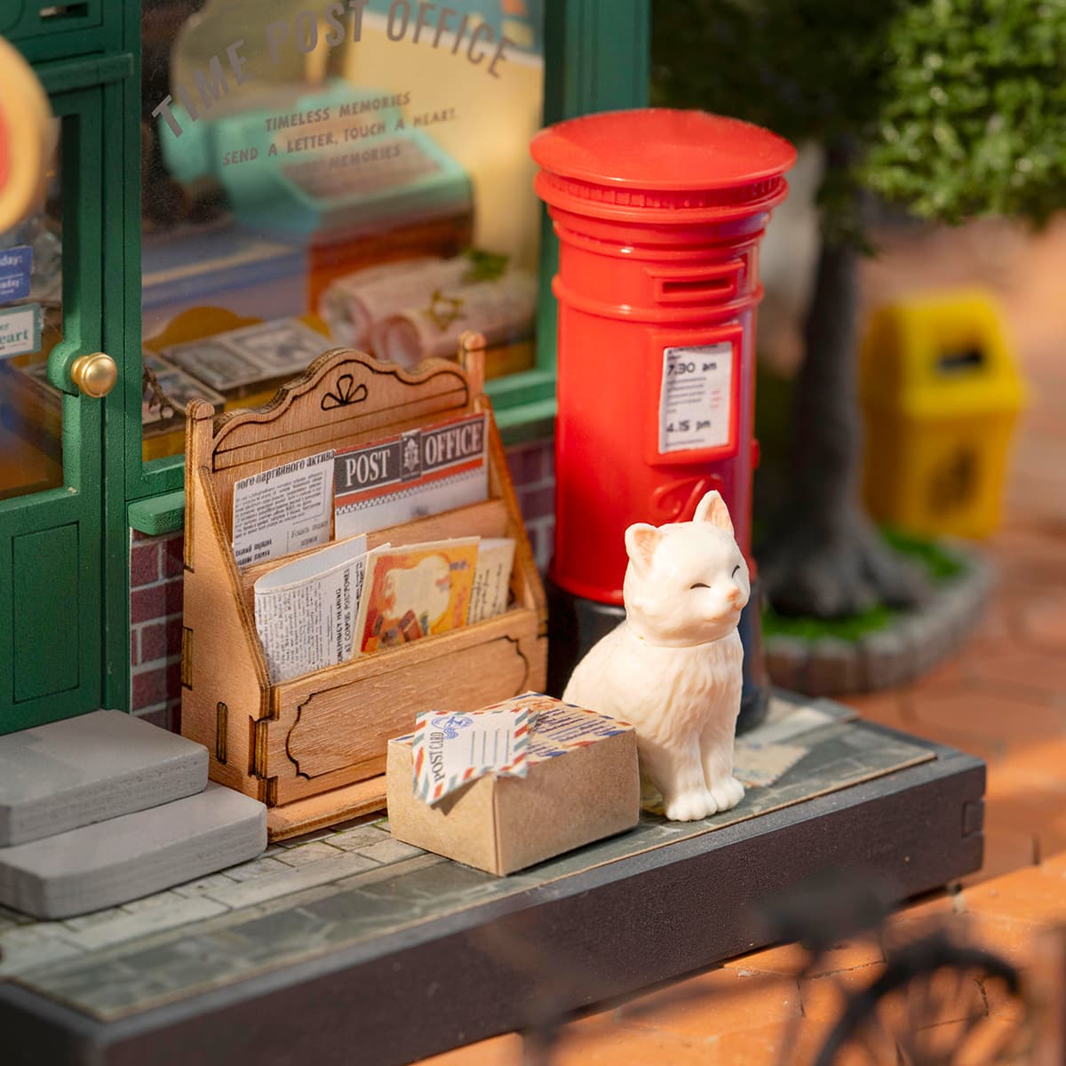 Rolife miniatuur DIY House - Century Post Office DS037 pakket- en brievenbus detail close-up