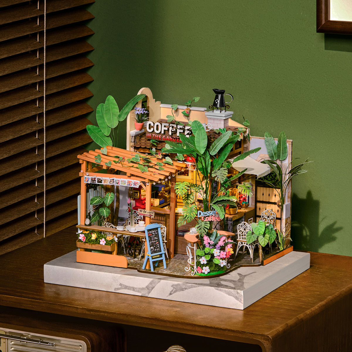 Rolife DIY Miniatuurhuis - Leafree Café DH201 product image 1