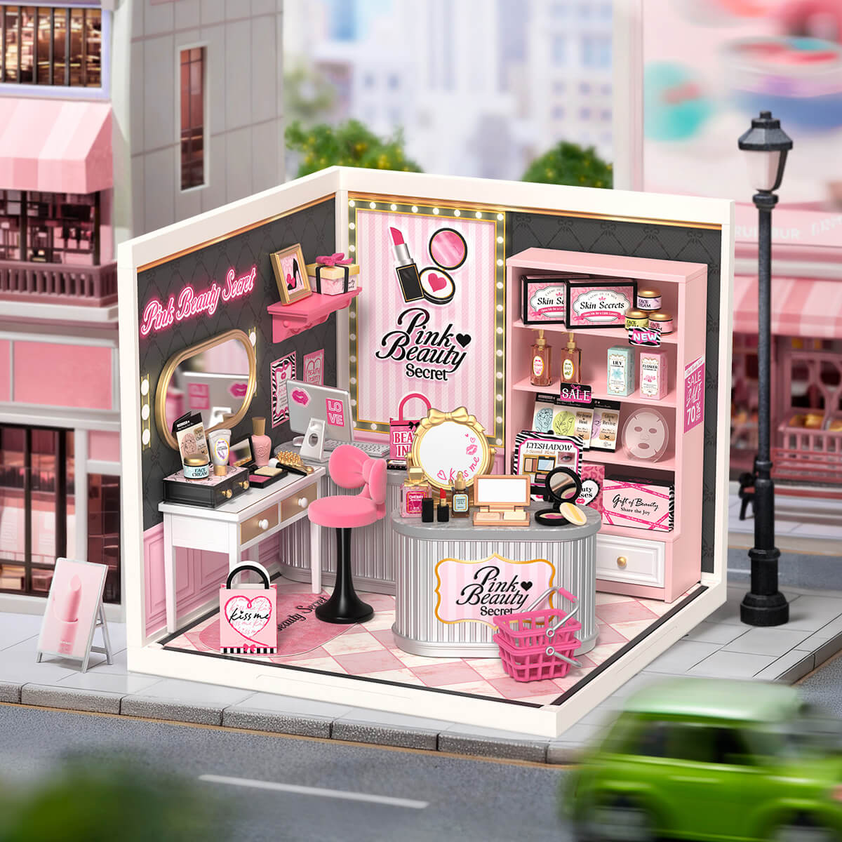 Pink Beauty Secret miniatuur schoonheidsstudio tentoongesteld in een straatbeeld met winkels