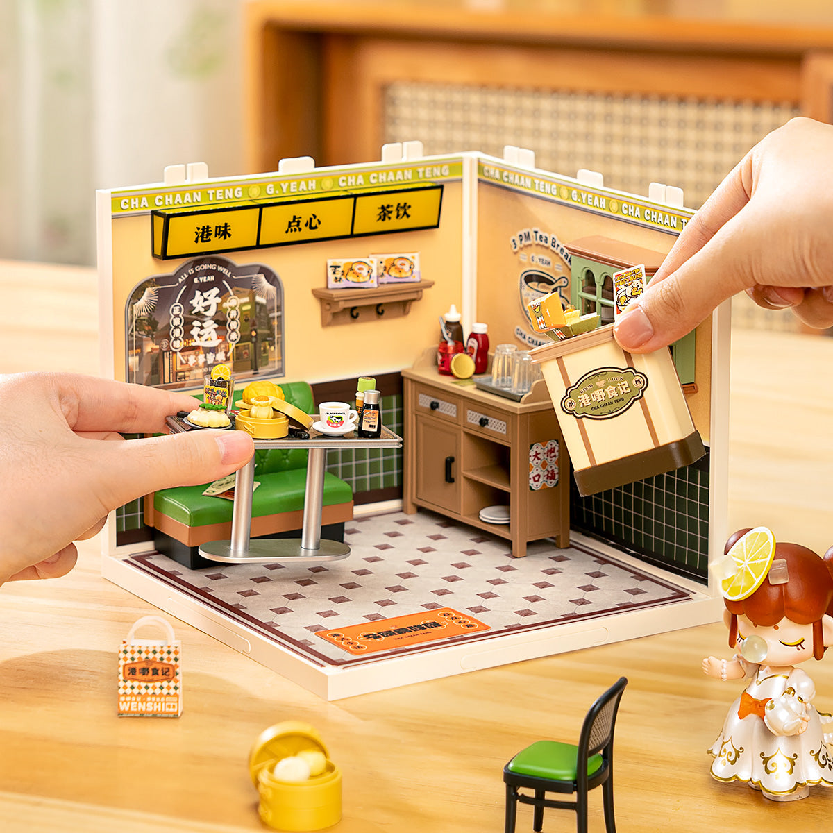 Hong Kong Bites Cafe DW021 fantasiespelscène met figuur en tafelservicedetails