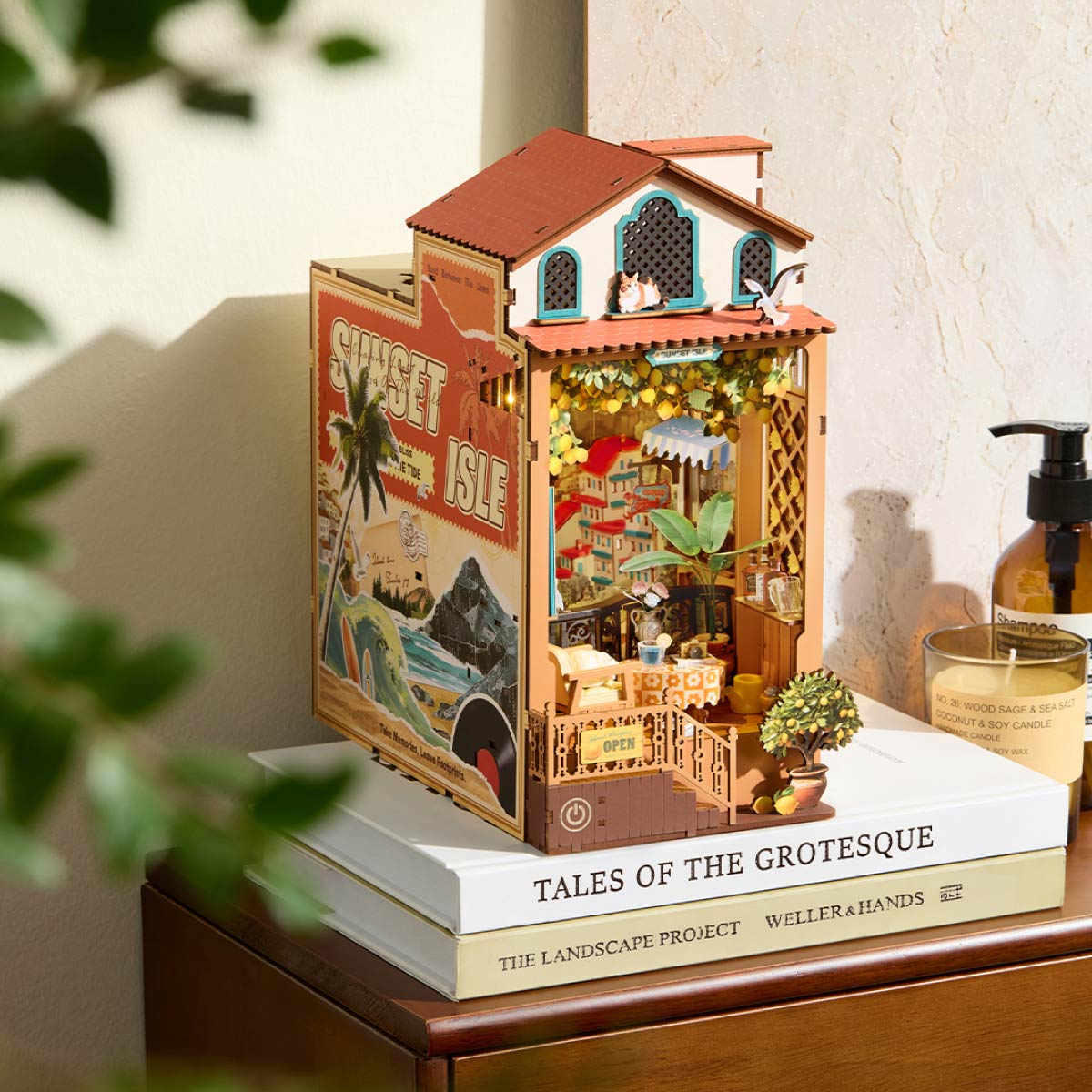 Rolife DIY Book Nook Kit Sunset Isle TGB18 schuine display scène op tafelblad