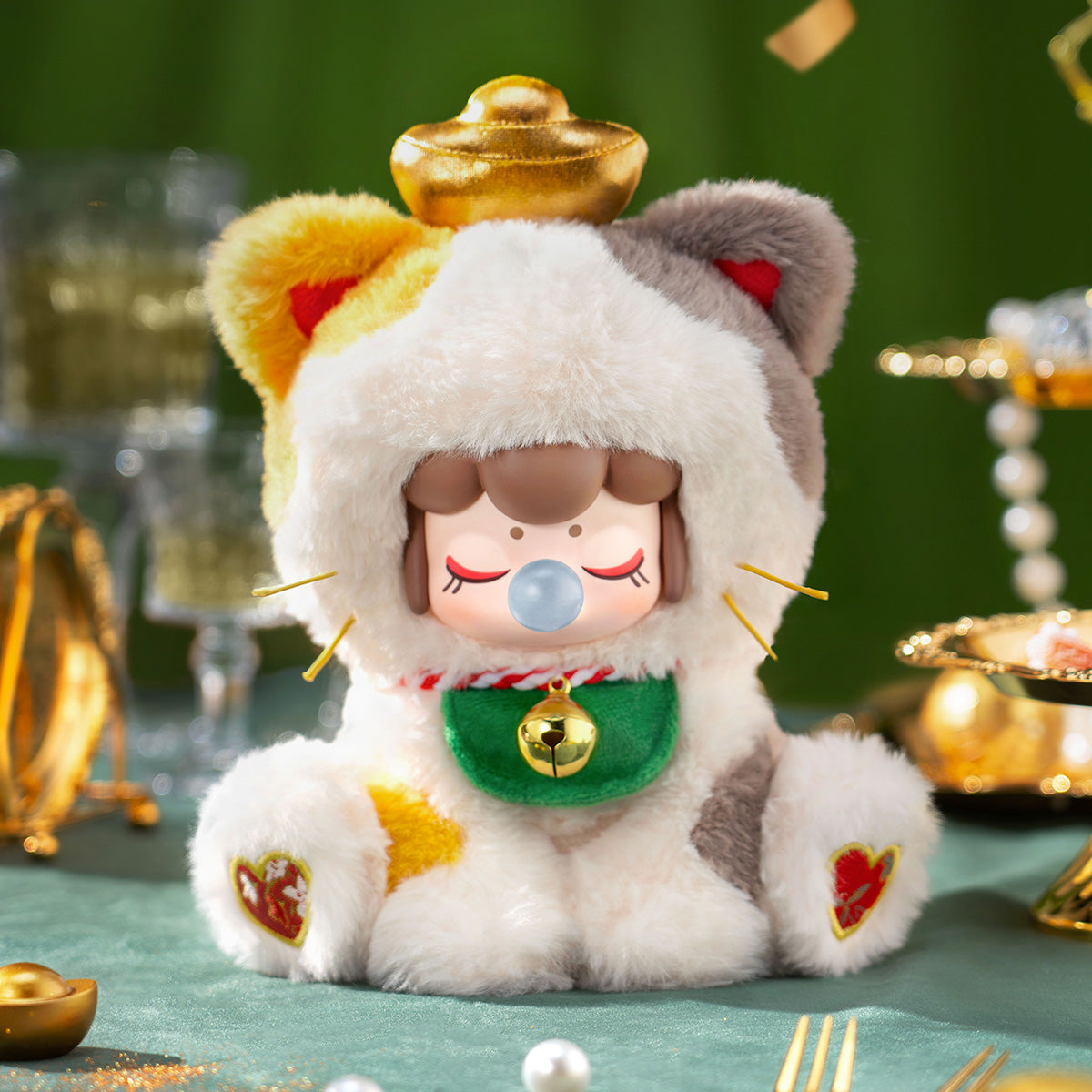 Nanci Tea Time Kitties Wealth God pluchen pop in een warme weergavescène