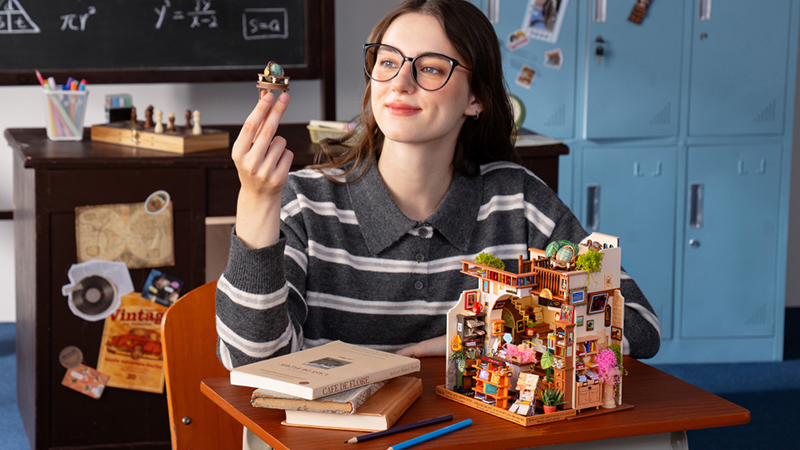 Verdwaal in een gezellige miniatuurboekhandel.
