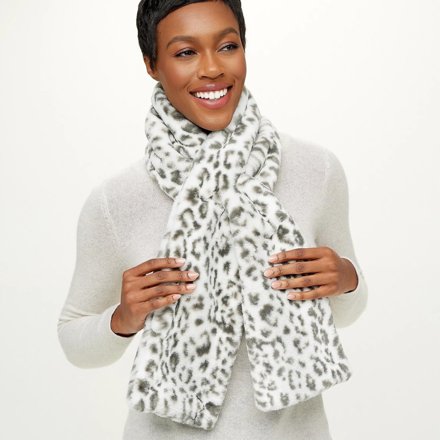 Black Friday Big Promotion Save 49%🔥Faux Fur Scarf With Hidden Zipper Pocket