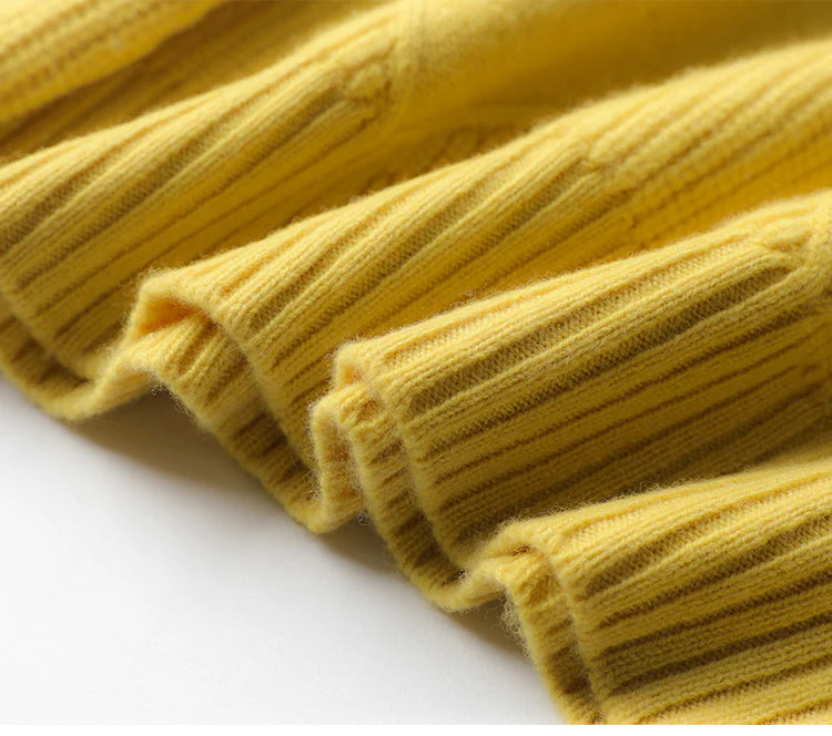 Women’s Cashmere Turtleneck Sweater – Elegance Meets Comfort